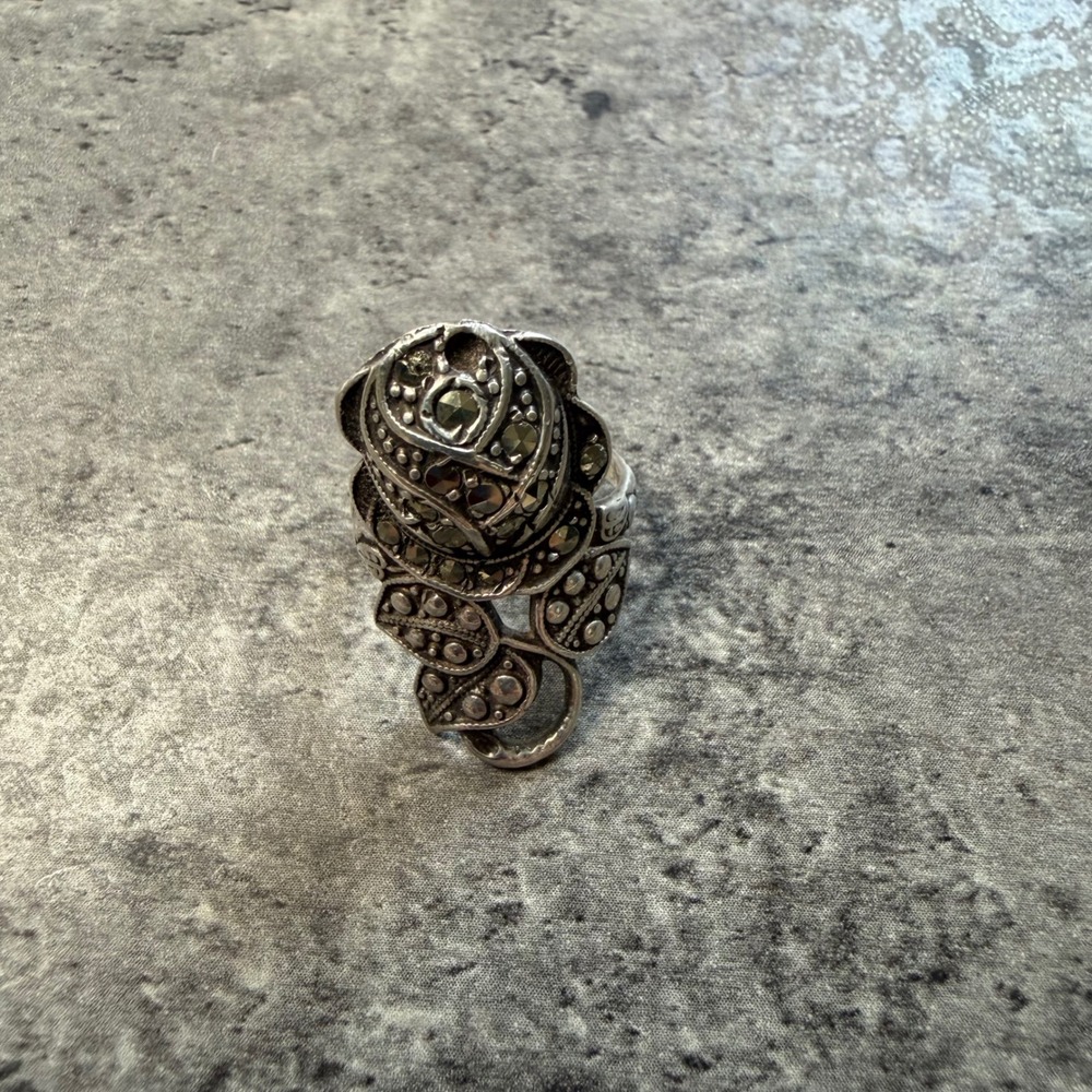 Uncas Vintage Sterling Silver Marcasite Floral Leaf Pinky Ring 3.75
